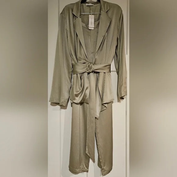 Silk Madison 100% genuine silk sage green pant suit | top and blazer - Picture 2 of 14